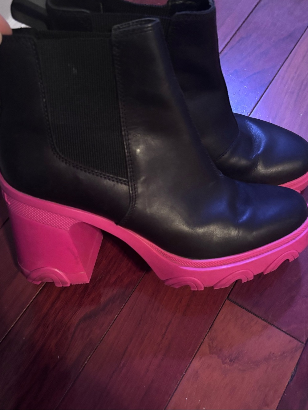 Sorel Brex Heel Chelsea Boots Black Leather Hot Pink Sole Size 9 - Picture 5 of 7